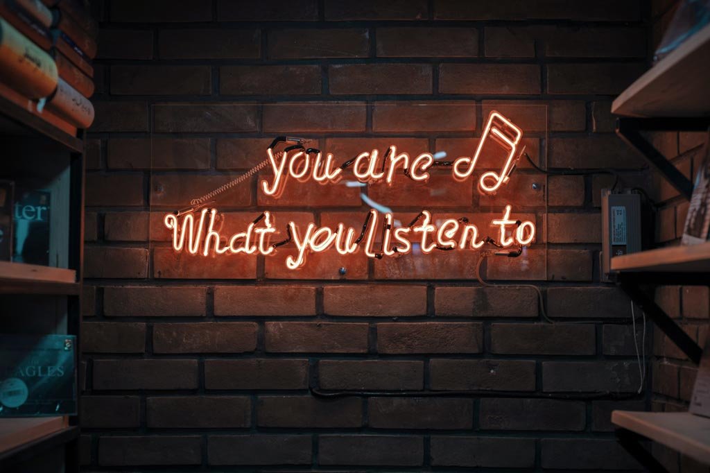 wolfgang-music-neon-lights